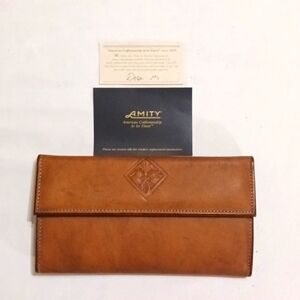 Vintage NWOT AMITY Vintage Cowhide Women's Tri-fold Wallet